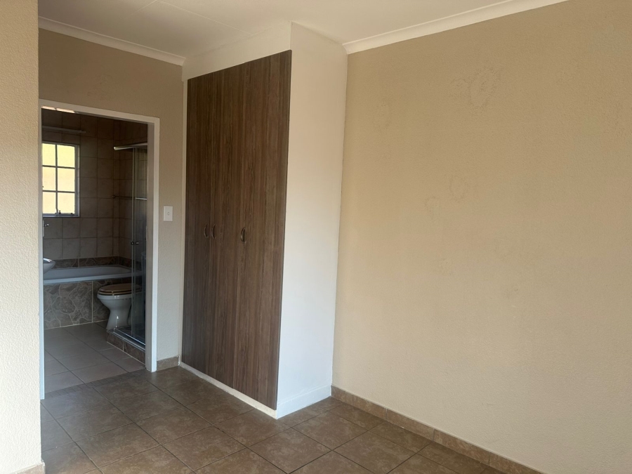 To Let 3 Bedroom Property for Rent in Safari Gardens North West